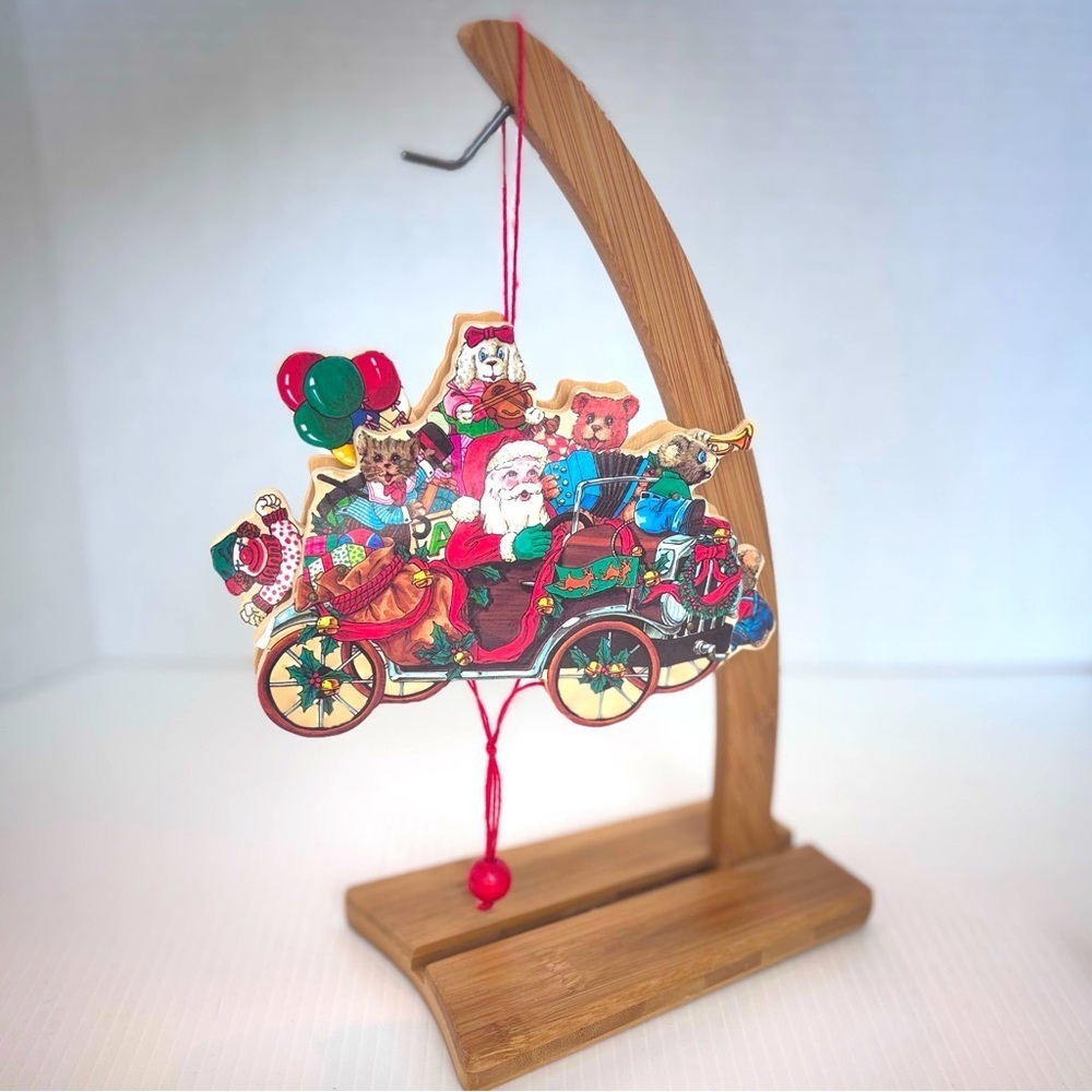 VINTAGE WOODEN PULL STRING SANTA CLAUS In A Car With Toys 5.5” ORNAMENT
